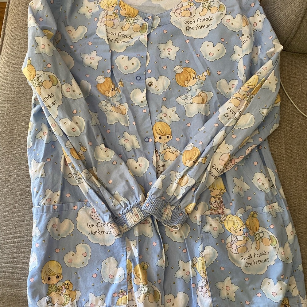 Scrub tops - Picture 5 of 6